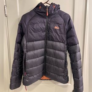 REI women’s puffy jacket. Very warm!